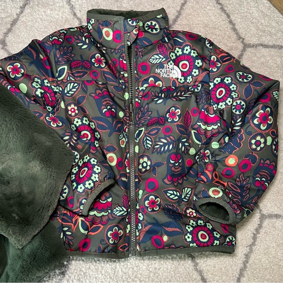 The North Face Floral Reversible Puffer Jacket Vibrant Design - Picture 10 of 13